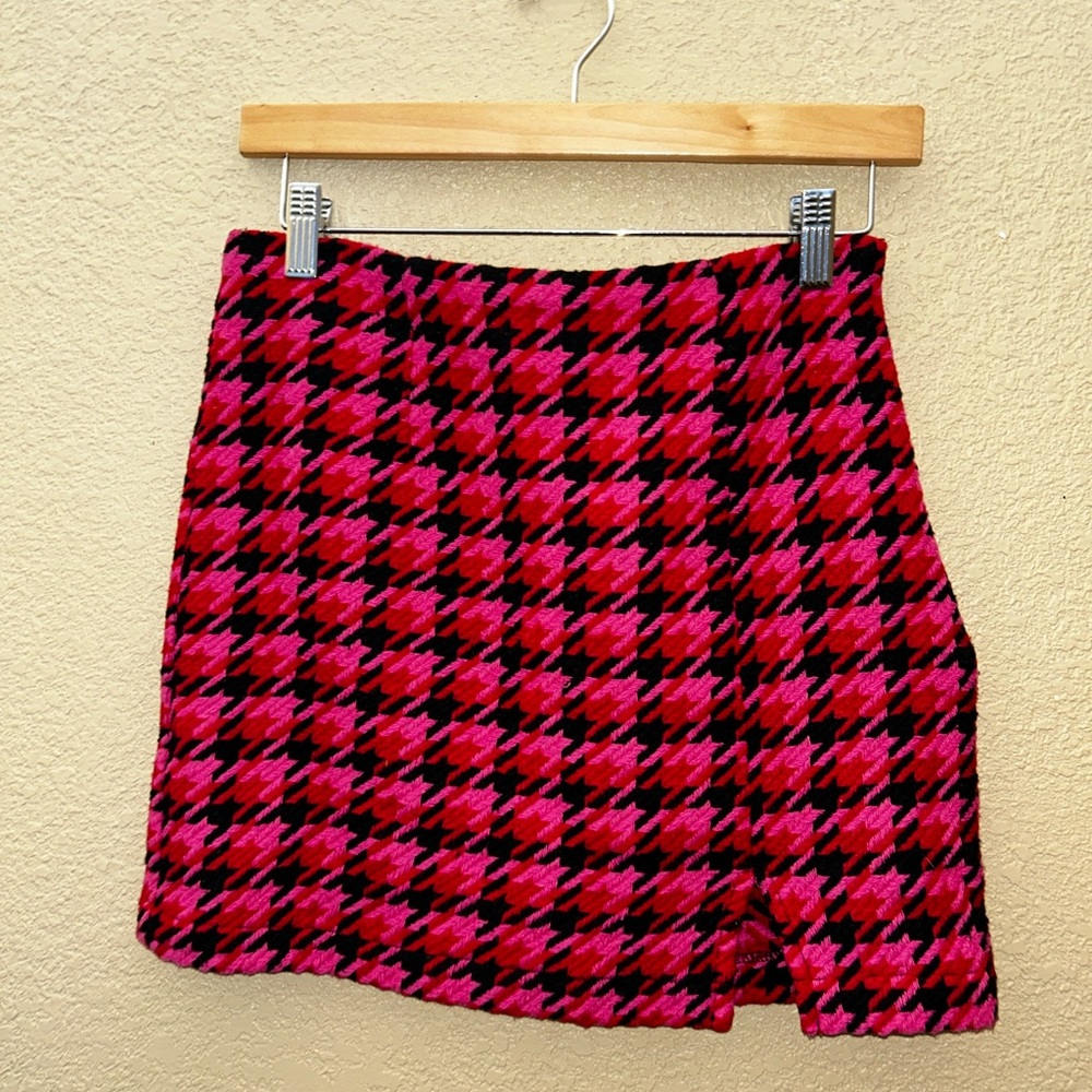 Francesca's Collections Pink and Black Mini Skirt